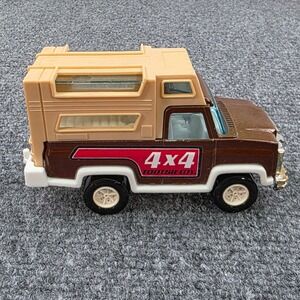 Vintage Tootsietoy 4x4 Truck Camper Bronze‎ Tan Toy Vehicle Made in USA